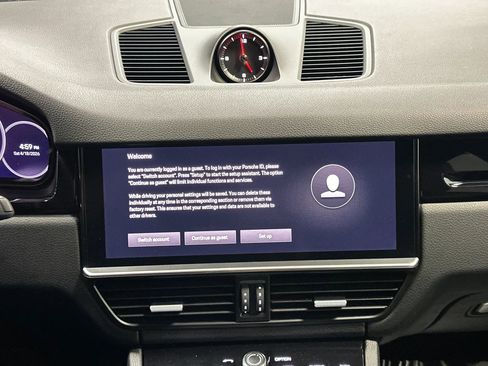 Used 2022 Porsche Cayenne AWD/4WD image 30