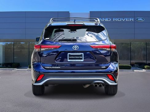 Used 2022 Toyota Highlander XSE FWD image 5