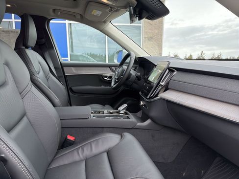 New 2026 Volvo XC90 T8 Ultra w/ Protection Package image 15