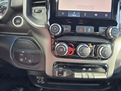 Used 2025 RAM 2500 Tradesman w/ Chrome Appearance Group image 15