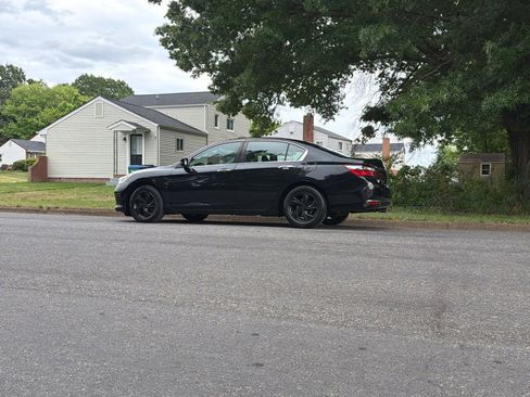 Used 2016 Honda Accord LX image 3