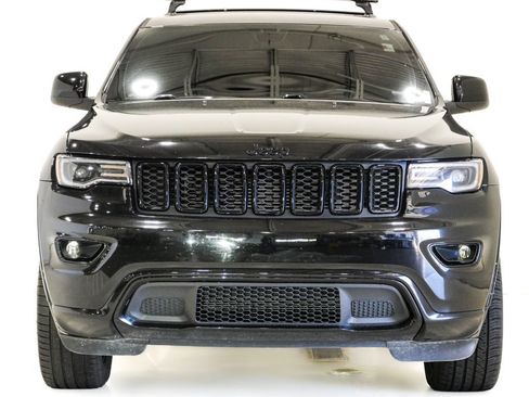 Used 2021 Jeep Grand Cherokee Laredo X AWD/4WD image 2