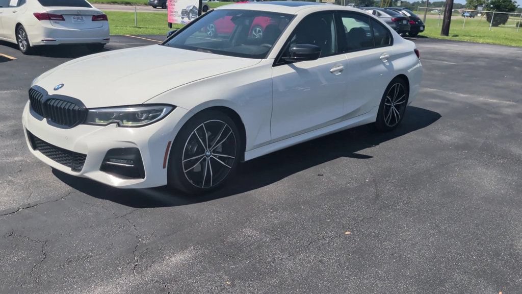 Used 2021 BMW 330i Sedan w/ M Sport Package RWD image 4