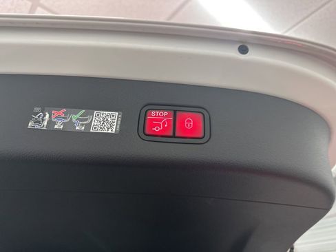 New 2026 Mercedes-Benz GLC 300 image 25