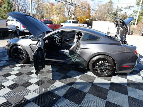 Used 2020 Ford Mustang Shelby GT350 w/ Technology Package image 60