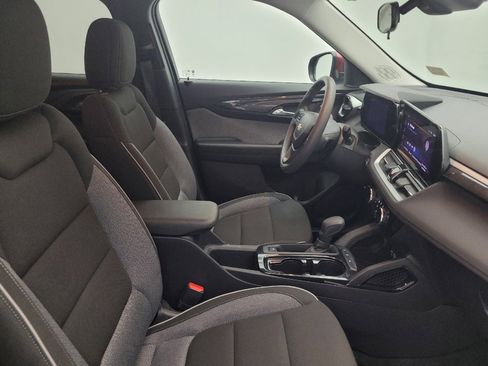 Used 2025 Chevrolet TrailBlazer LT image 21