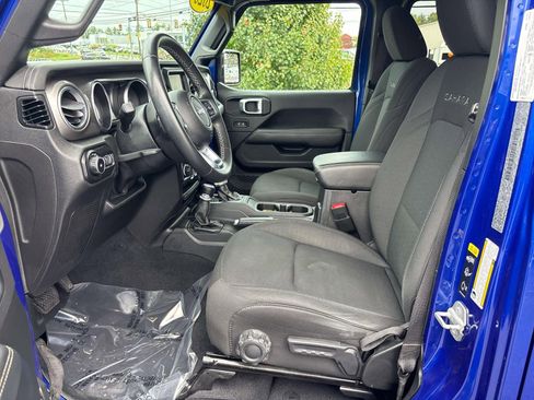 Used 2020 Jeep Wrangler Unlimited Sahara w/ Uconnect 4C Nav & Sound Group image 10