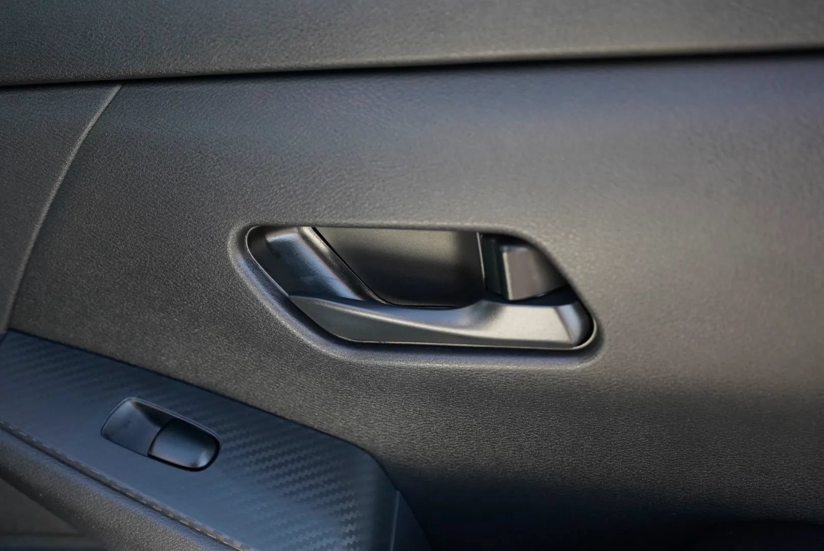 Used 2025 Nissan Sentra S FWD image 29