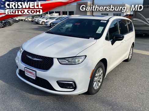 New 2026 Chrysler Pacifica Select image 1