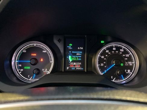 Used 2021 Toyota Venza LE image 15