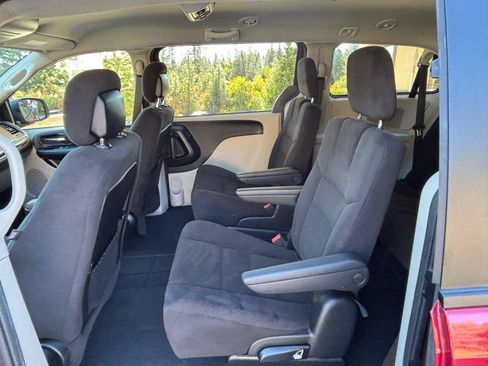 Used 2014 Dodge Grand Caravan SE w/ Quick Order Package 29E SE FWD image 19