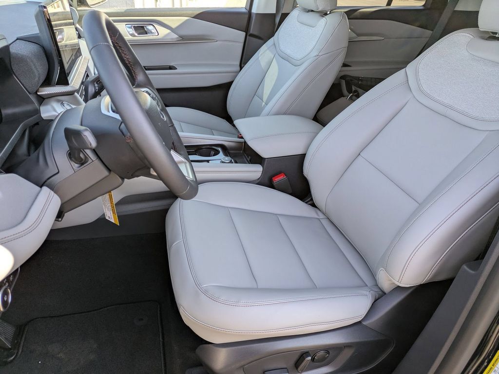 New 2026 Ford Explorer Active w/ Active Comfort Package AWD/4WD image 16