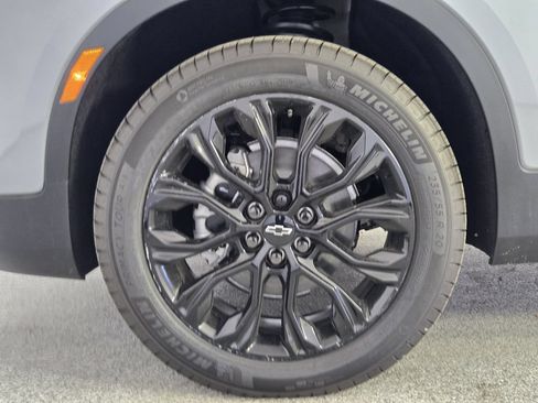 New 2026 Chevrolet Blazer LT w/ LPO, Black Grille Bar Package FWD image 14