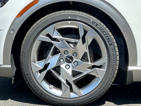 New 2024 Genesis GV60 Performance image 26