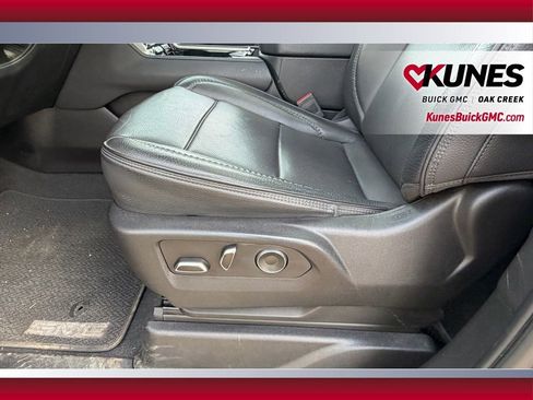 Used 2023 GMC Yukon XL Denali w/ Denali Reserve Package image 17