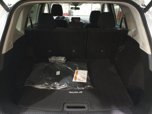 Used 2026 Nissan Rogue SV w/ Cold Weather Package FWD image 15