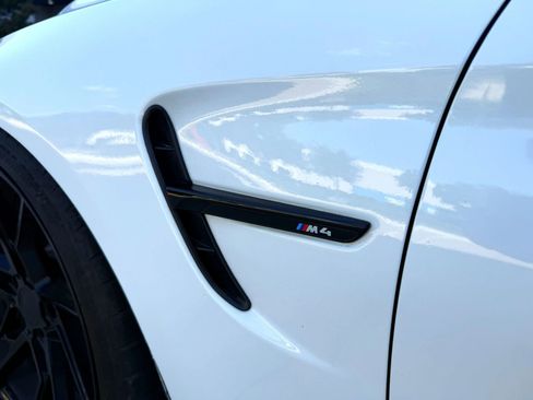 Used 2018 BMW M4 Coupe RWD image 16