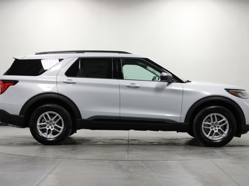New 2026 Ford Explorer Active image 3