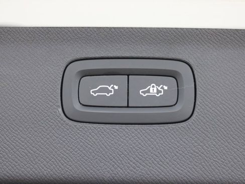 Used 2022 Volvo XC90 T8 Inscription Expression w/ Advanced Package image 34