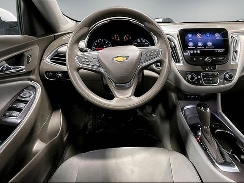 Used 2020 Chevrolet Malibu LT FWD image 8