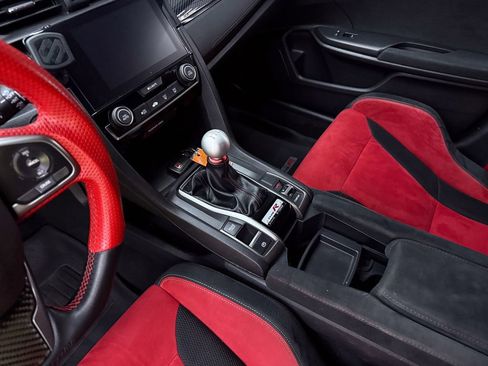 Used 2018 Honda Civic Type R image 13