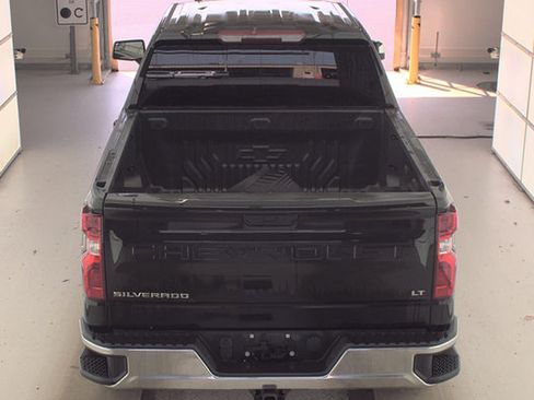Used 2024 Chevrolet Silverado 1500 LT AWD/4WD image 7