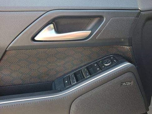 Used 2024 Lexus GX 550 w/ Accessory Package (2T) AWD/4WD image 16