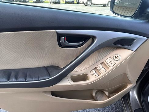 Used 2013 Hyundai Elantra GLS w/ Preferred Pkg FWD image 18