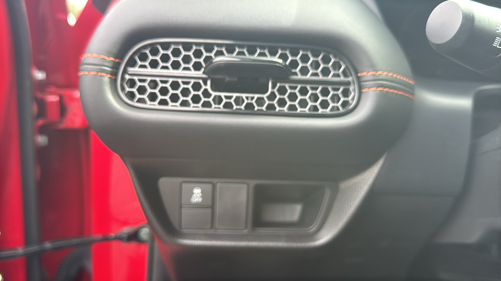 Used 2025 Honda HR-V Sport image 16