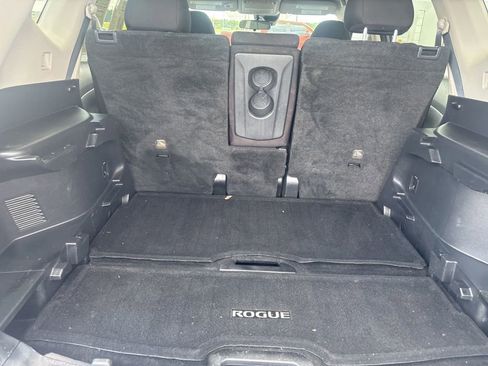 Used 2019 Nissan Rogue S w/ Special Edition Package FWD image 30