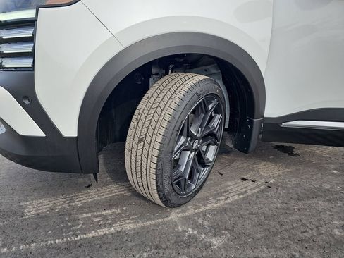 New 2026 Nissan Kicks SR w/ SR Premium Package FWD image 34