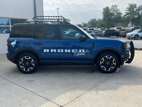 Used 2023 Ford Bronco Sport Outer Banks w/ Tech Package AWD/4WD image 4