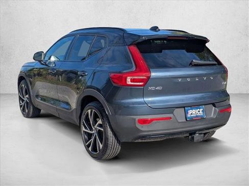 Used 2022 Volvo XC40 T5 R-Design w/ Climate Package AWD/4WD image 8