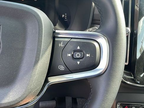 Used 2025 Volvo XC40 B5 Plus AWD/4WD image 23