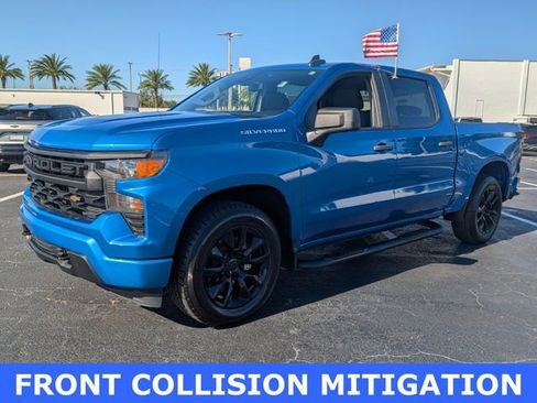 Used 2022 Chevrolet Silverado 1500 Custom image 3