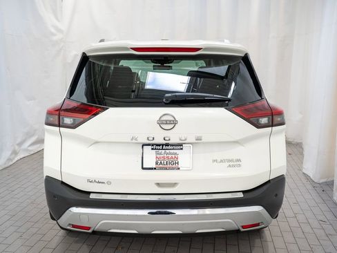 Used 2023 Nissan Rogue Platinum w/ Platinum Premium Package image 5