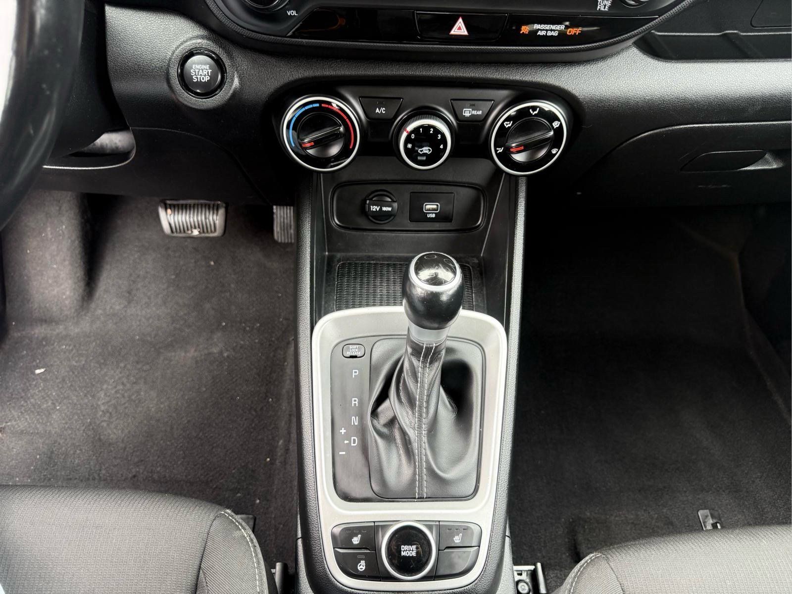 Used 2021 Hyundai Venue FWD image 18