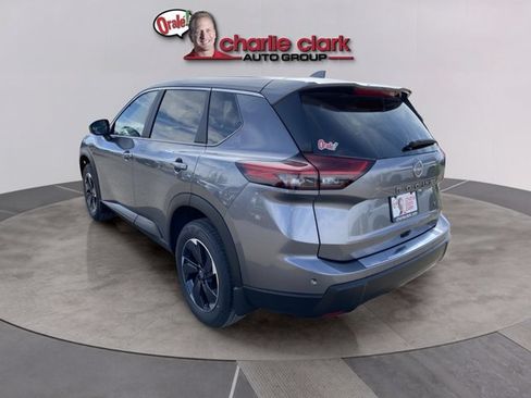 Certified 2024 Nissan Rogue SV FWD image 4