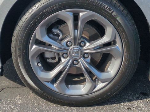 Certified 2024 Honda Accord EX image 27