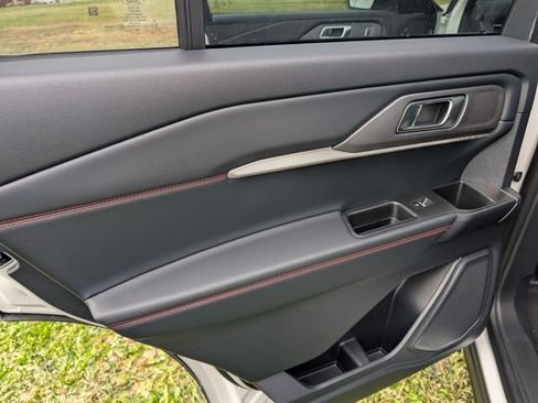 New 2026 Ford Explorer Active w/ Active Comfort Package image 10