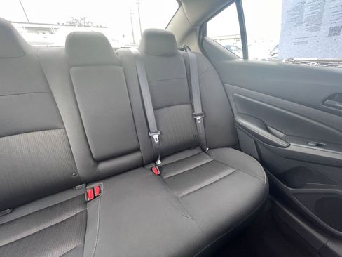 Used 2025 Nissan Altima 2.5 SV image 32