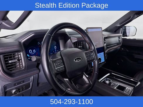 Used 2022 Ford Expedition Limited image 9