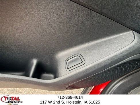 Used 2025 Chevrolet Traverse LT AWD/4WD image 20