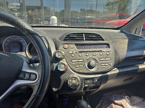 Used 2013 Honda Fit Sport image 8