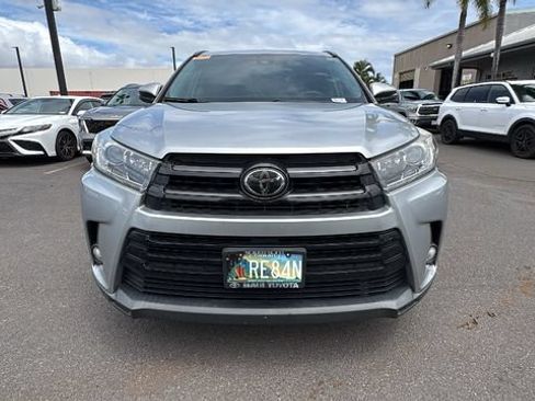 Used 2018 Toyota Highlander FWD V6 image 2