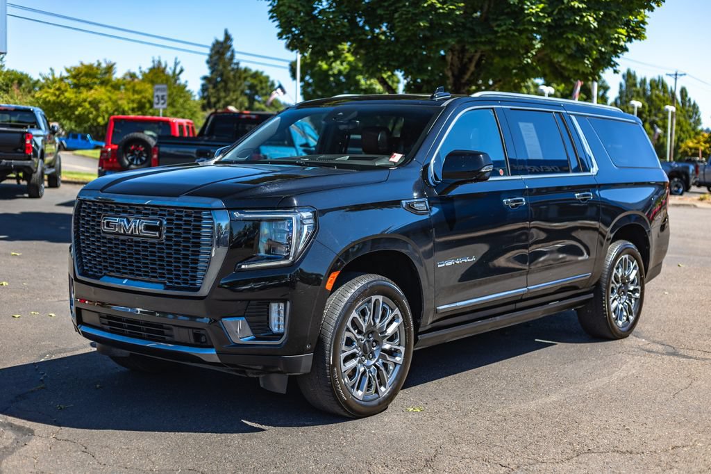 Used 2024 GMC Yukon XL Denali Ultimate AWD/4WD image 4