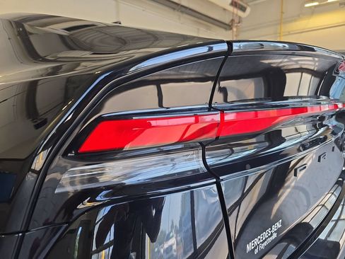 Used 2024 Toyota Prius XLE FWD image 35
