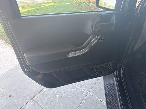 Used 2013 Jeep Wrangler Sahara w/ Connectivity Group image 13