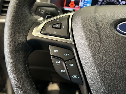 Used 2022 Ford Edge Titanium w/ Class II Trailer Tow Package AWD/4WD image 35
