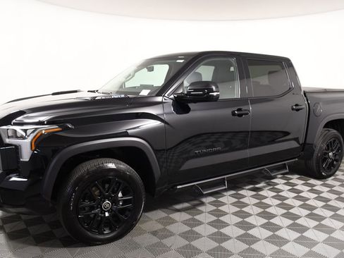 Used 2024 Toyota Tundra Limited AWD/4WD image 2